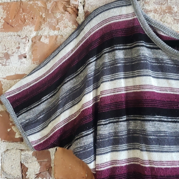 Short Sleeved Metallic Keyhole Back Sweater - Picture 5 of 9